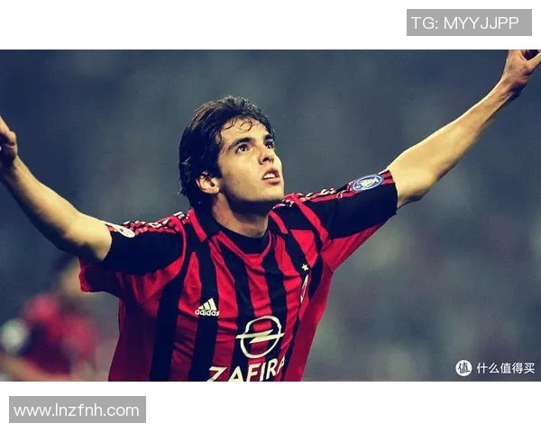 中锋帅哥球星引领足球风潮颜值与实力并存成就传奇