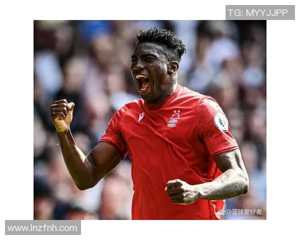 足坛巨星转会风云新篇章 世界顶级球员更换球队引热议